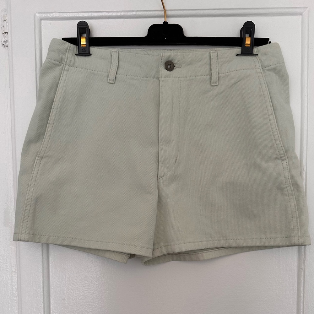Uniqlo shorts in mint color size 27
